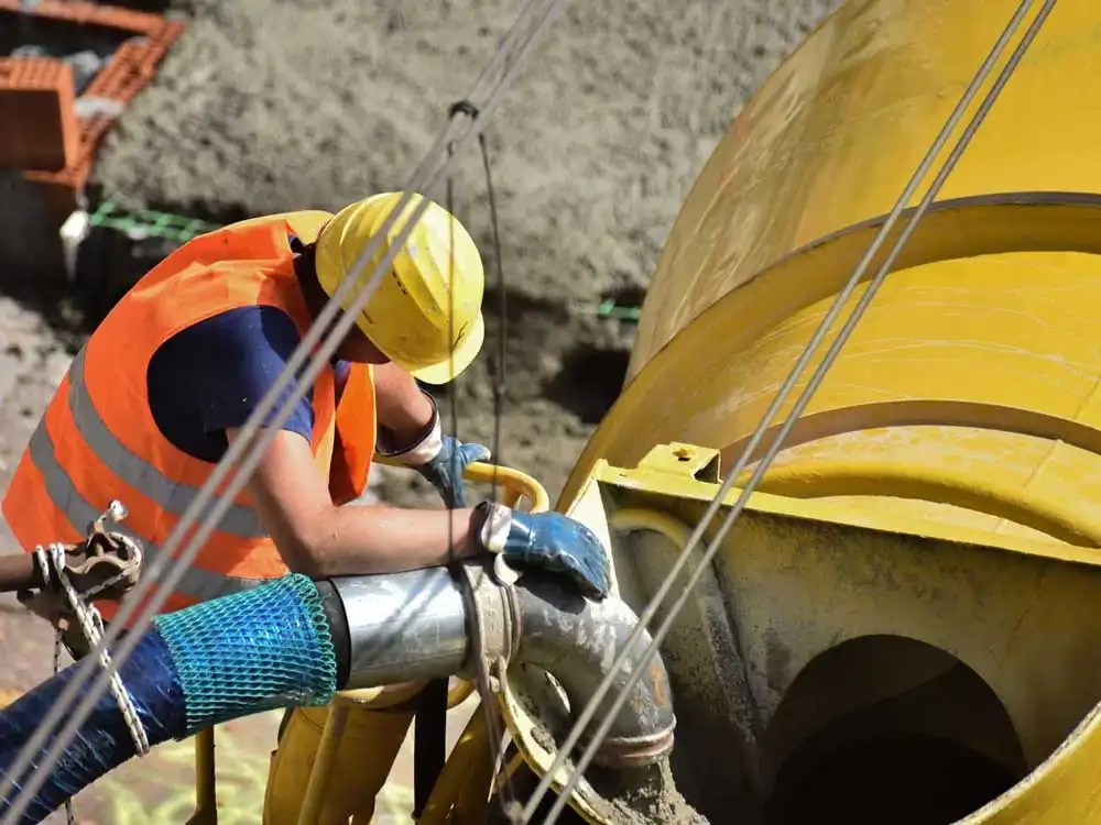 parco-mezzi-ditta-edile-esse-group-srl-a-vignola-modena